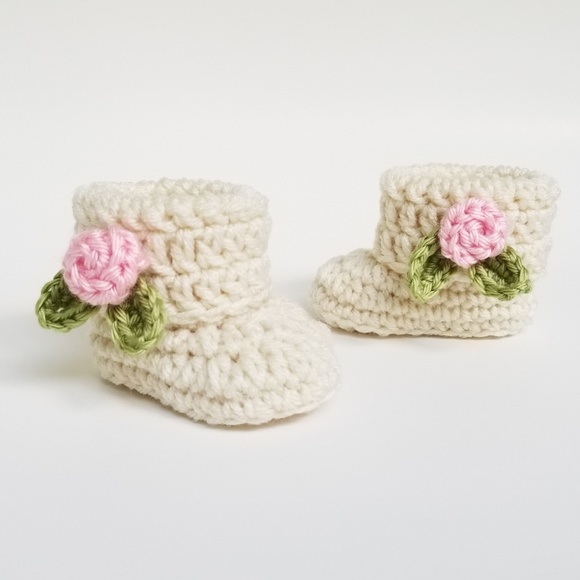 Baby girl booties with Roses - Picture 4 of 8